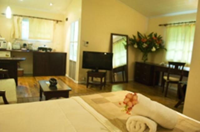 Five Princes Hotel Suva Esterno foto